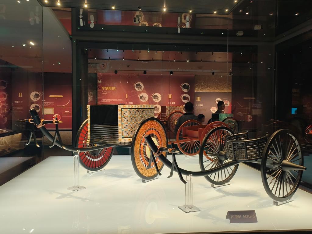 22辆战国西戎&ldquo;豪车&rdquo;复制品集中在天水市张家川回族自治县集中亮相亮相