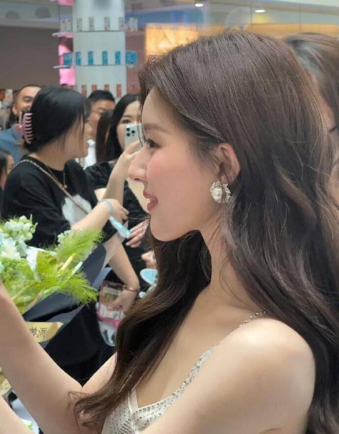 为什么说赵露思的颜值被&ldquo;低估&rdquo;了？看看她的生图你就明白