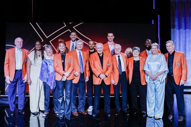 名人堂全回顾：三大欧洲传奇一起入选波波眼含热泪 韦德压轴演讲