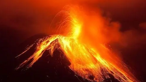 连续地震引发火山喷发担忧，冰岛宣布进入紧急状态