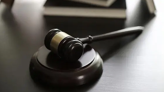 13岁幼女被介绍卖淫，案犯一审被判一年多因漏罪再审改判七年