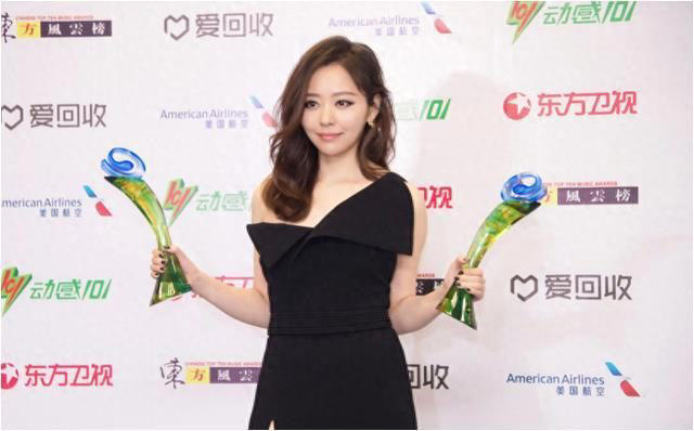 张靓颖：被骗财骗色15年，为爱打乳钉，离婚后给了6个亿的分手费