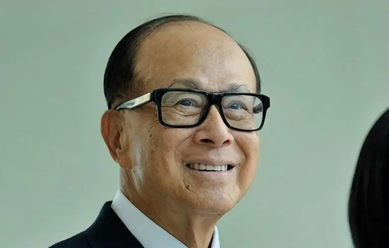 李嘉诚遭遇十四年来最差成绩