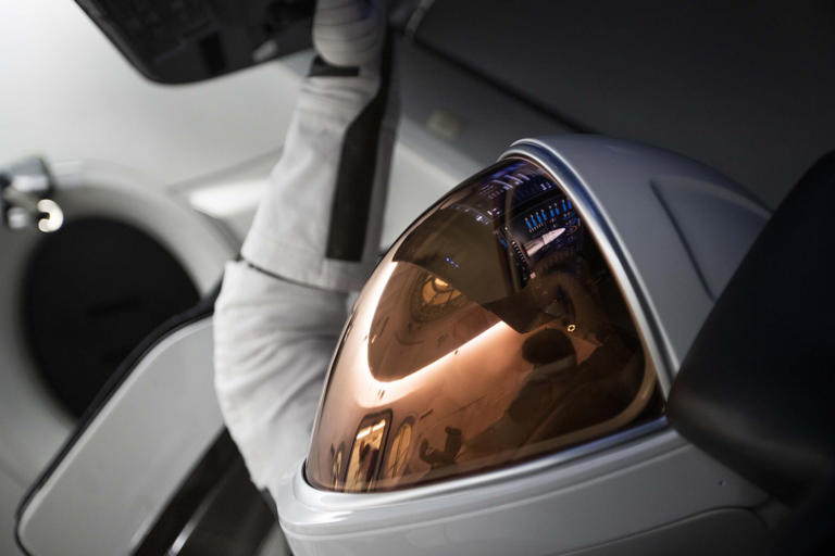 SpaceX将在今年最大规模的私人宇航发射任务中为火星探险测试视觉和晕机问题