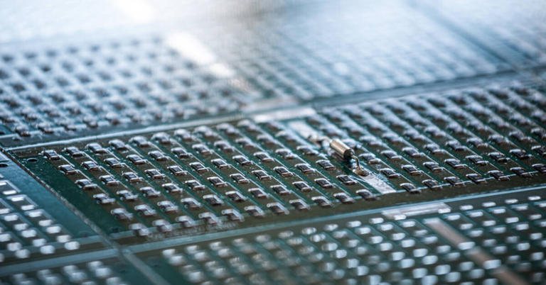 加速先进芯片采用新材料 玻璃基板供应商E-Core系统联盟成立